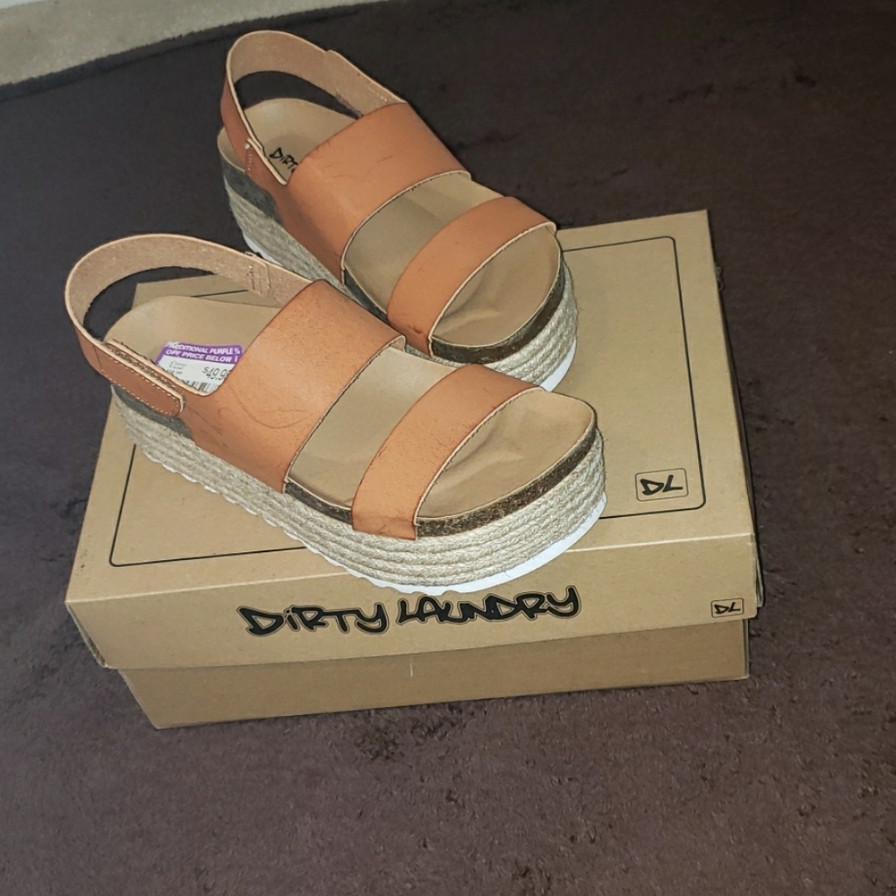 Dirty laundry wedges